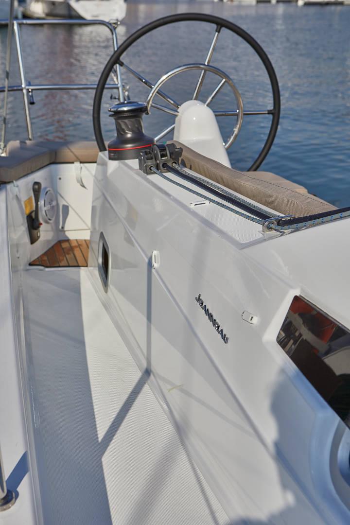 slider 10 Jeanneau Sun Odyssey 410